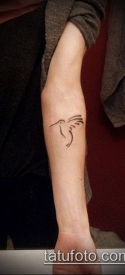 minimalista tetoválás 692 -es szám - a kép hűvös változata, amely sikeresen használható a minimalizmus átalakítására és alkalmazására tetoválásként egy lány számára