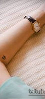 minimalizmus tetoválás száma 811 - a minta egyedi változata, amely könnyen használható változtatásra és alkalmazásra, mint minimalista tetoválás lányoknak