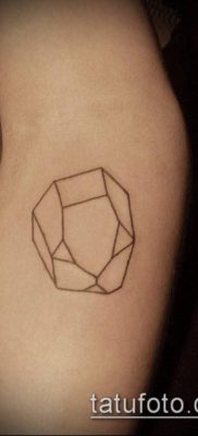 minimalista tetoválás 457. sz. - a minta egyedi változata, amely jól használható a feldolgozásra és a tetoválás minimalizmusaként történő alkalmazására a karon