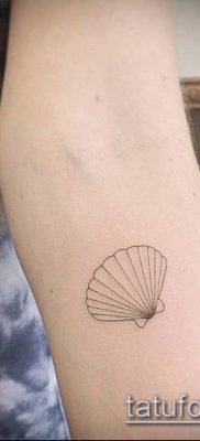 minimalista tetoválásszám 410 - a minta érdekes változata, amely jól használható felülvizsgálatra és tetoválás minimalizmusként történő alkalmazására a lábán