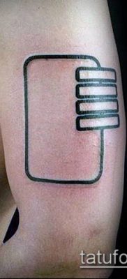 minimalizmus 452 -es számú tetoválás - a minta hűvös változata, amely sikeresen használható változtatásra és tetoválás minimalizmusként történő alkalmazására az ujjakon