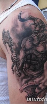 fotó Minotaurusz tetoválásról 2018.07.19. №056 - Minotaurusz tetoválás -