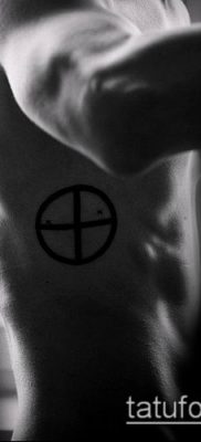 A 670 -es számú cél tetoválás a minta hűvös változata, amely jól használható a finomításhoz és a cél- és skorpiótetováláshoz.