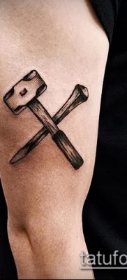 kalapács tetoválás fotó (érték) - példa egy érdekes tetoválási rajzra - 048