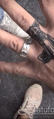 kalapács tetoválás fotó (jelentése) - példa egy érdekes tetoválási rajzra - 031