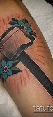 kalapács tetoválás fotó (érték) - példa egy érdekes tetoválási rajzra - 022