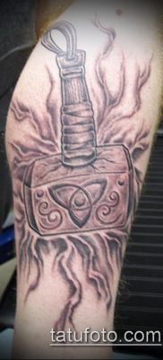 kalapács tetoválás fotó (érték) - példa egy érdekes tetoválási rajzra - 013