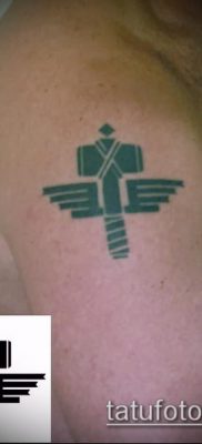 kalapács tetoválás fotó (érték) - példa egy érdekes tetoválási rajzra - 007