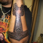 példa a tetoválásra - Thor kalapácsa 