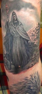 fotó tetováló szerzetes a motorháztetőben, 2017. 09. 16 -án, 004 - tetováló szerzetes a motorháztetőben -