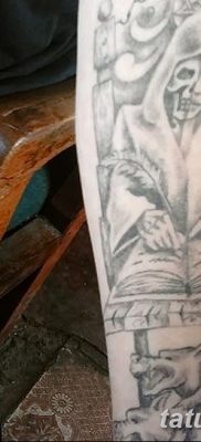 fotó tetováló szerzetes a motorháztetőben, 2017. 09. 16 -án, №010 - tetováló szerzetes a motorháztetőben -