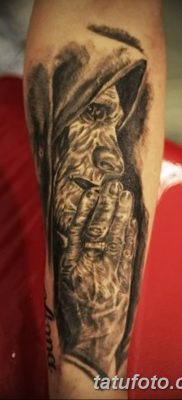 fotó tetováló szerzetes a motorháztetőben, 2017. 09. 16 -án, №020 - tetováló szerzetes a motorháztetőben -