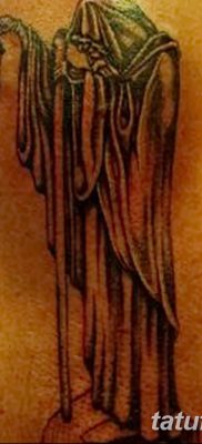 fotó tetováló szerzetes a motorháztetőben, 2017.09.16. №024 - tetováló szerzetes a csuklyában -