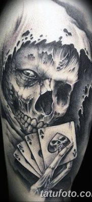 fotó tetováló szerzetes a motorháztetőben, 2017.09.16. №026 - tetováló szerzetes a motorháztetőben -