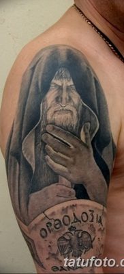 fotó tetováló szerzetes a motorháztetőben, 2017. 09. 16 -án, №029 - tetováló szerzetes a motorháztetőben -