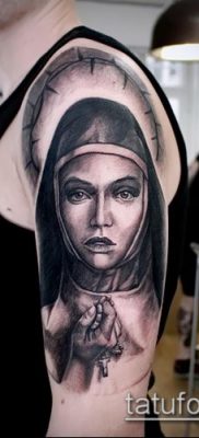 fotó egy apáca tetoválásról (jelentése) - példa egy érdekes tetoválási tervre - 091