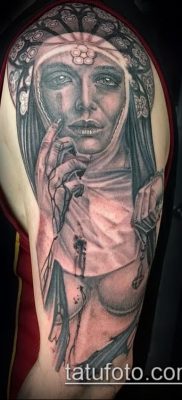fotó egy apáca tetoválásról (jelentése) - példa egy érdekes tetoválási rajzra - 081