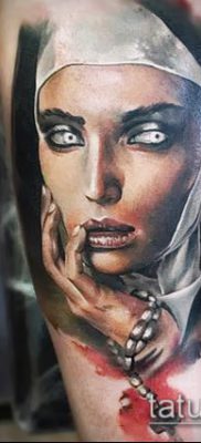 fotó egy apáca tetoválásról (jelentése) - példa egy érdekes tetoválási tervre - 076