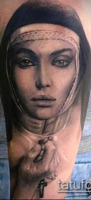 fotó egy apáca tetoválásról (jelentése) - példa egy érdekes tetoválási tervre - 071