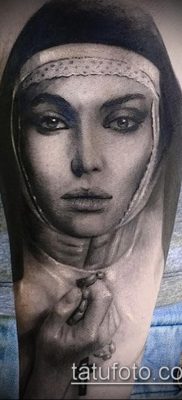 fotó egy apáca tetoválásról (jelentése) - egy példa egy érdekes tetoválási tervre - 058