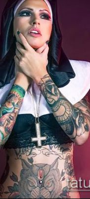 fotó egy apáca tetoválásról (jelentése) - példa egy érdekes tetoválási tervre - 051