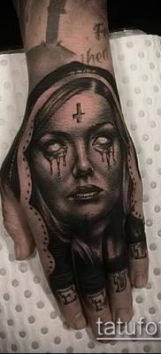 fotó egy apáca tetoválásról (jelentése) - példa egy érdekes tetoválási rajzra - 041