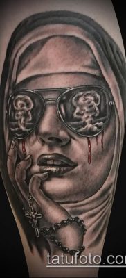 fotó egy apáca tetoválásról (jelentése) - egy példa egy érdekes tetoválási tervre - 036