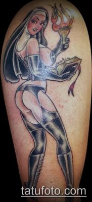 fotó egy apáca tetoválásról (jelentése) - példa egy érdekes tetoválási tervre - 033