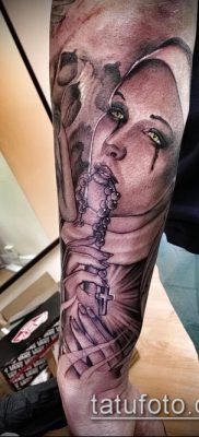 fotó egy apáca tetoválásról (jelentése) - példa egy érdekes tetoválási tervre - 021