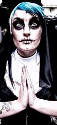 fotó egy apáca tetoválásról (jelentése) - példa egy érdekes tetoválási tervre - 016