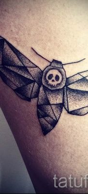 fotó lepke tetoválásról a moly tetoválás jelentéséről szóló cikkhez - tatufoto.ru - 41