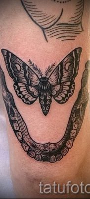 fotó lepke tetoválásról a moly tetoválás jelentéséről szóló cikkhez - tatufoto.ru - 37