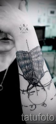 fotó lepke tetoválásról a moly tetoválás jelentéséről szóló cikkhez - tatufoto.ru - 13