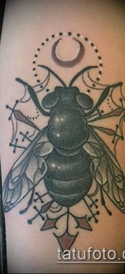 fénykép egy légy tetoválásról (jelentése) - egy példa egy érdekes tetoválási rajzra - 040
