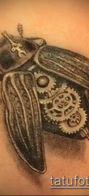 fotó egy légy tetoválásról (jelentése) - egy példa egy érdekes tetoválási rajzra - 012