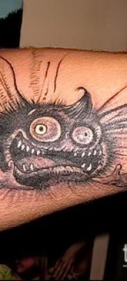 fénykép egy légy tetoválásról (jelentése) - egy példa egy érdekes tetoválási rajzra - 011