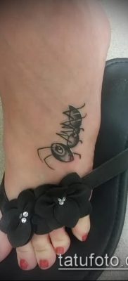 Снимка на татуировка на мравка (значение) - пример за интересен дизайн на татуировка - 019