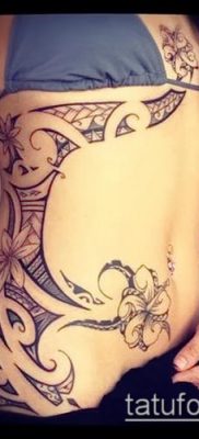 женска татуировка на бедрото (значение) - пример за интересен дизайн на татуировка - 033