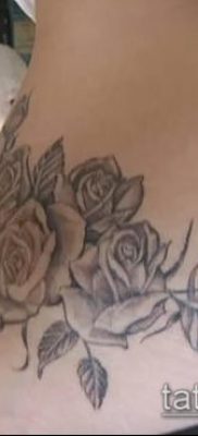 женска татуировка на бедрото (значение) - пример за интересен дизайн на татуировка - 031