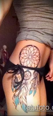 женска татуировка на бедрото (значение) - пример за интересен дизайн на татуировка - 028