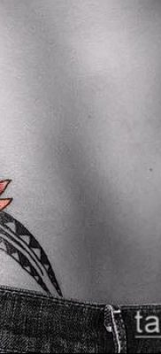 женска татуировка на бедрото (значение) - пример за интересен дизайн на татуировка - 024