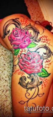 женска татуировка на бедрото (значение) - пример за интересен дизайн на татуировка - 020