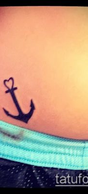 женска татуировка на бедрото (значение) - пример за интересен дизайн на татуировка - 018