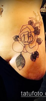 женска татуировка на бедрото (значение) - пример за интересен дизайн на татуировка - 006