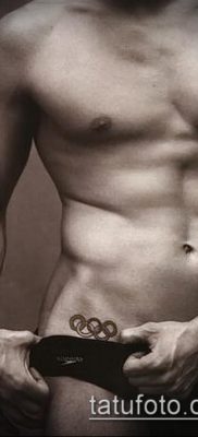 татуировка на бедрото за мъже (стойност) - пример за интересна рисунка за татуировка - 011