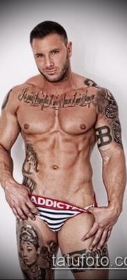 татуировка на бедрото за мъже (стойност) - пример за интересна рисунка за татуировка - 009