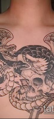 fotó a tetoválásról a mellkason (jelentése) - példa egy érdekes tetoválási tervre - 066