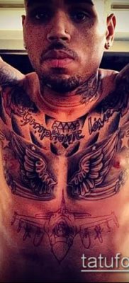 fotó a tetoválásról a mellkason (jelentése) - példa egy érdekes tetoválási tervre - 060