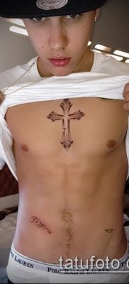 fotó a tetoválásról a mellkason (jelentése) - példa egy érdekes tetoválási tervre - 040