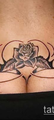 tetoválás a farokcsont fotóján (érték) - példa egy érdekes tetoválási rajzra - 035